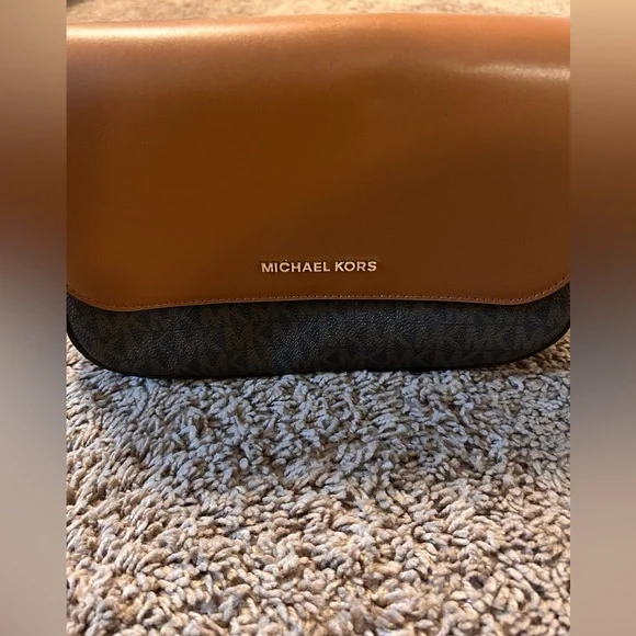 Michael Kors Bedford Legacy Leather Flap Crossbody - Picture 4 of 7